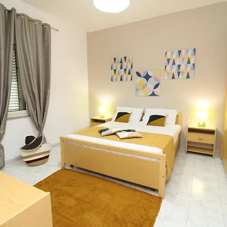 La Caletta Central Apartment